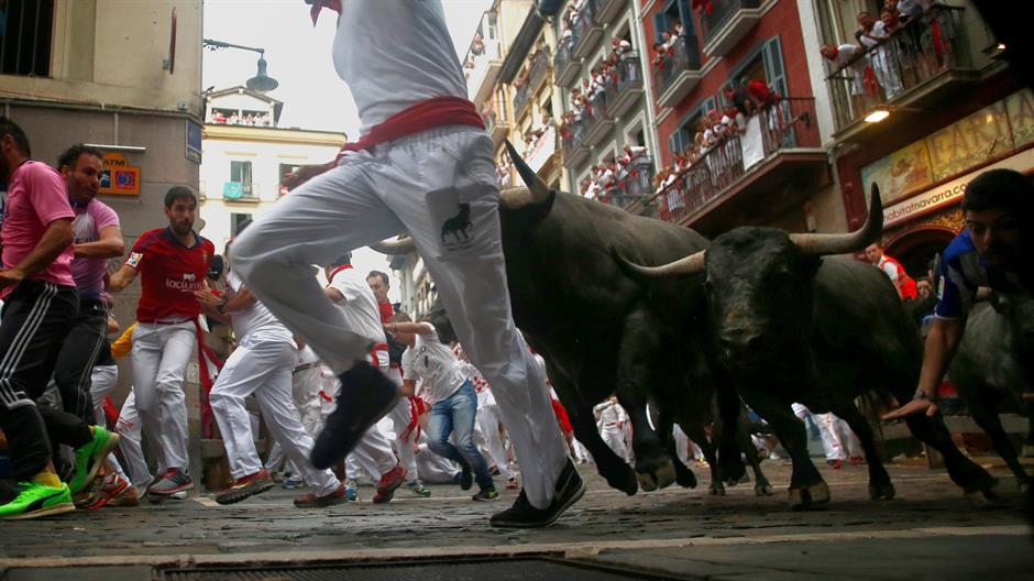 2017-07-08T071045Z_1075919550_RC131BF99960_RTRMADP_3_SPAIN-CULTURE-BULLS