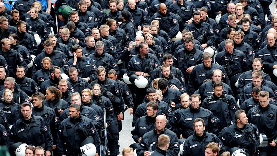 REUTERS/F. Bensch, F. Bimmer i K. Pfaffenbach