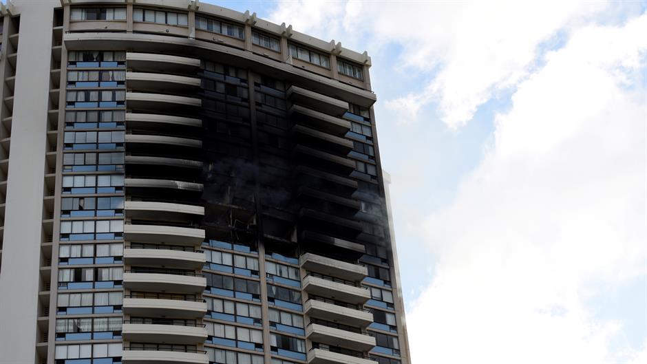 2017-07-15T043649Z_1062472865_RC15495C4990_RTRMADP_3_HAWAII-FIRE