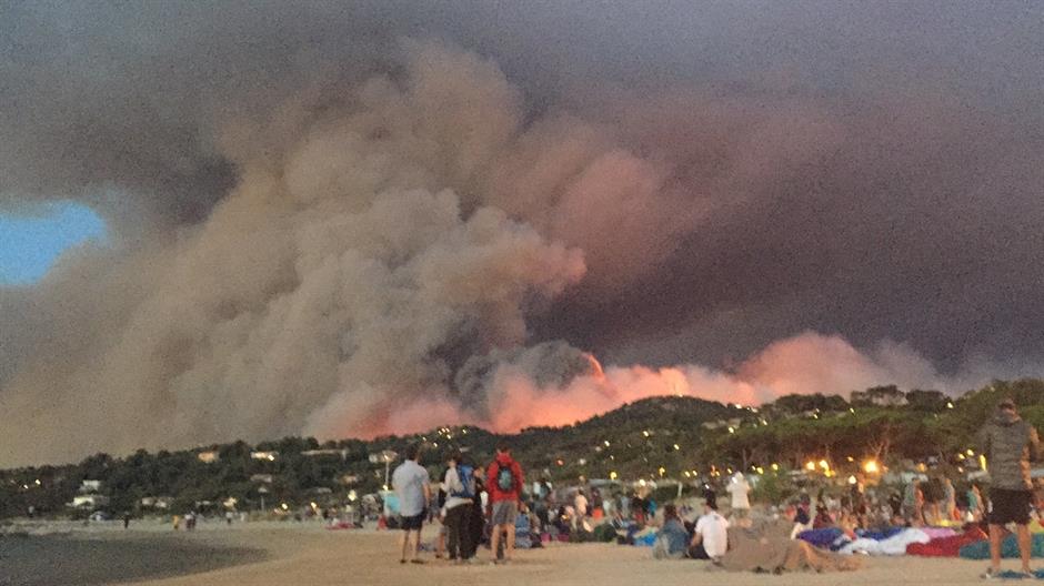 2017-07-26T111349Z_255880807_RC1F3CD4D260_RTRMADP_3_FRANCE-WILDFIRES