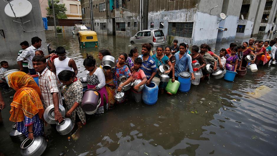 2017-07-29T115844Z_115843955_RC1663556B40_RTRMADP_3_INDIA-FLOODS