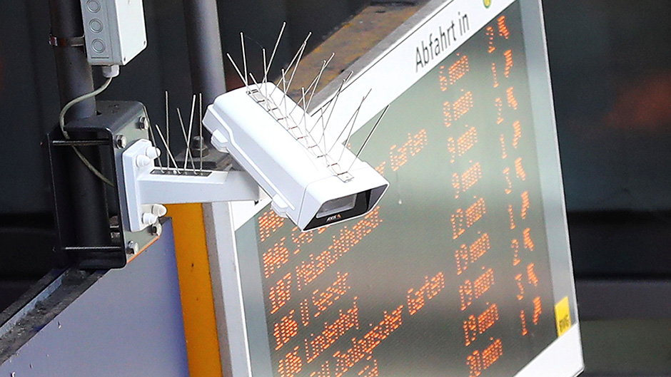 2017-08-01T113032Z_1467671356_RC1303CB54C0_RTRMADP_3_GERMANY-SECURITY