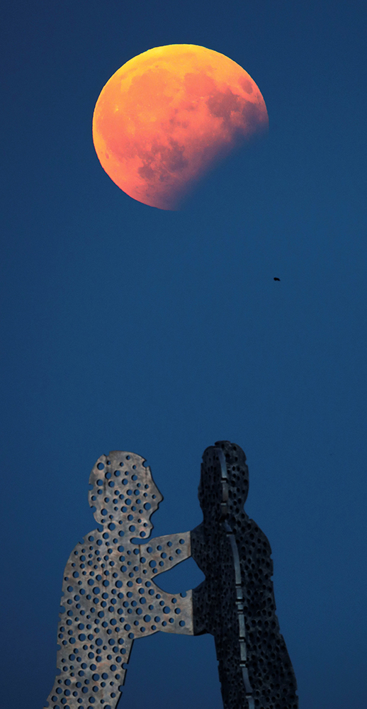 REUTERS/Hannibal Hanschke