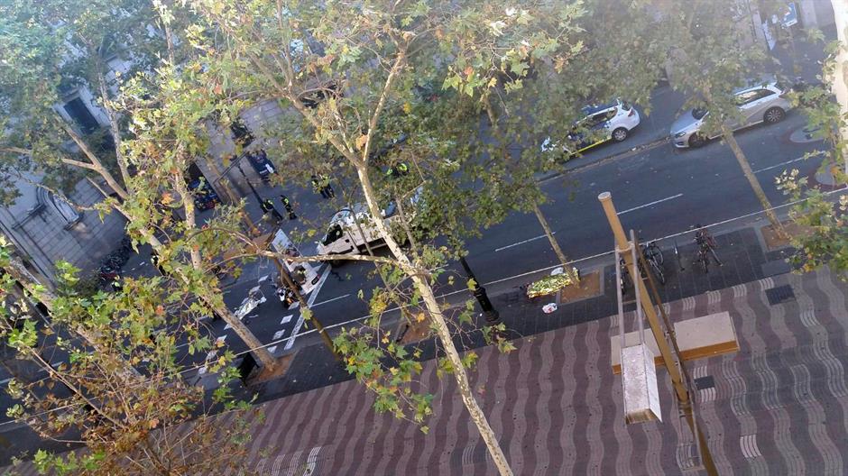 2017-08-17T190834Z_1136952446_RC14E9D64F70_RTRMADP_3_SPAIN-BARCELONA