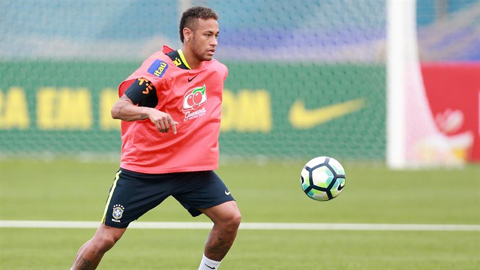 2017-08-28T200201Z_815160522_RC1F452BC4F0_RTRMADP_3_SOCCER-WORLDCUP-BRA-ECU-PREVIEW