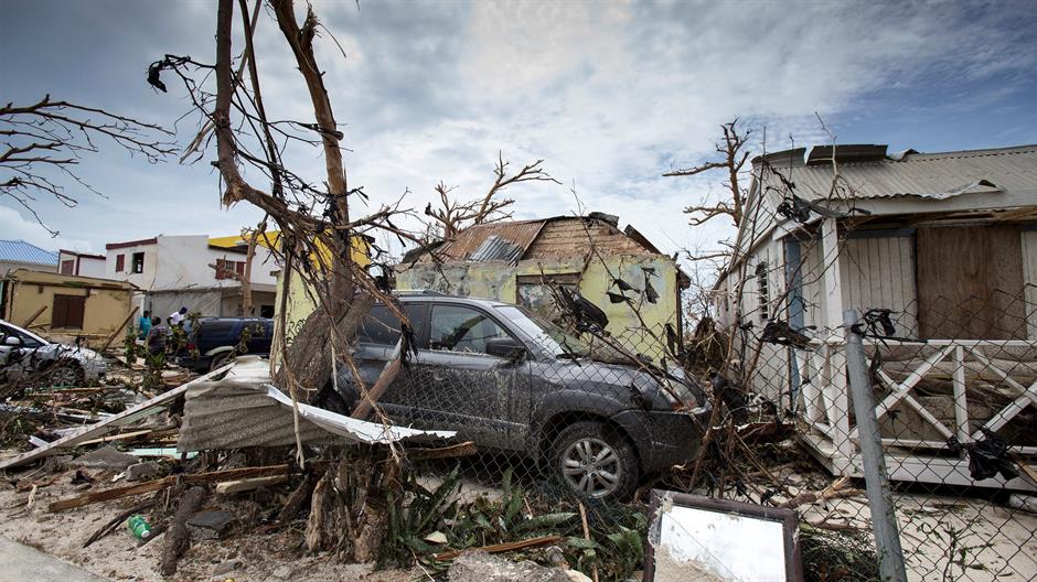 2017-09-08T070434Z_1454697039_RC1B0EFDA570_RTRMADP_3_STORM-IRMA-SAINT-MARTIN-DAMAGE