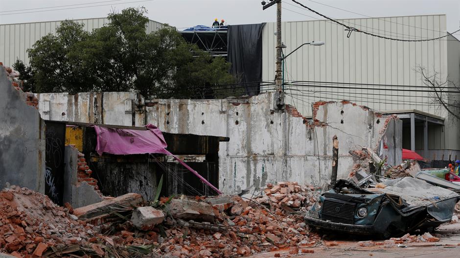 2017-09-08T145054Z_1543605155_RC1581A0B860_RTRMADP_3_QUAKE-MEXICO