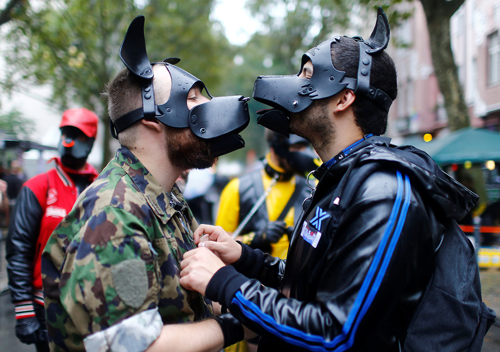 REUTERS/Hannibal Hanschke