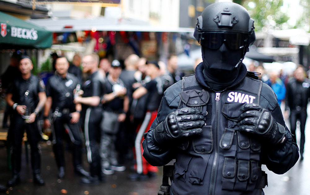 2017-09-09T124147Z_1265917143_RC15146A5300_RTRMADP_3_GERMANY-ODDLY