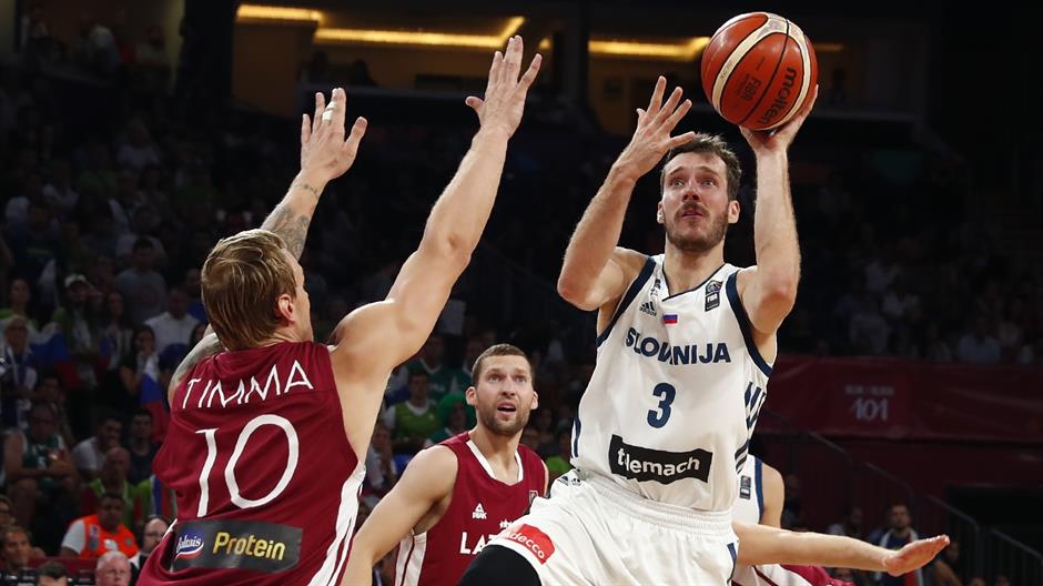 2017-09-12T193705Z_573361378_UP1ED9C1IHS20_RTRMADP_3_BASKETBALL-EUROBASKET-SLO-LAT