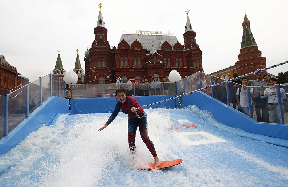 2017-09-13T154248Z_962887374_UP1ED9D17NB5M_RTRMADP_3_RUSSIA-ODDLY