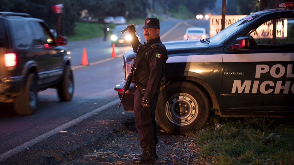 2017-09-14T030023Z_363459729_RC1E195C9900_RTRMADP_3_MEXICO-VIOLENCE