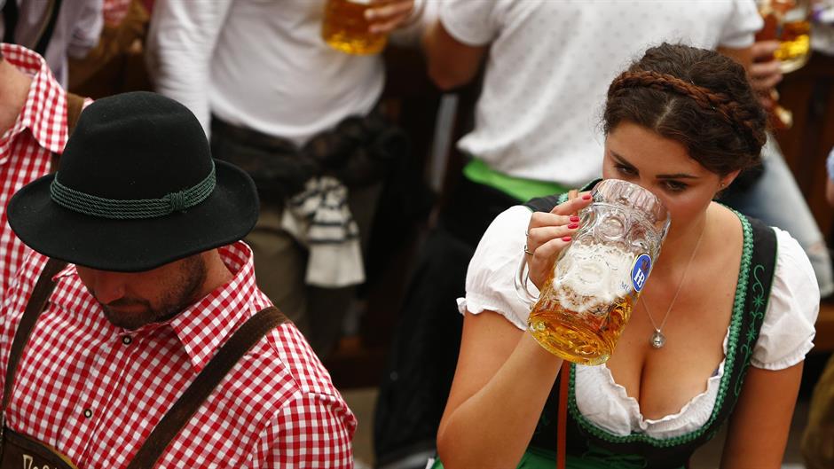 2017-09-16T120543Z_885676902_UP1ED9G0XLILQ_RTRMADP_3_GERMANY-OKTOBERFEST