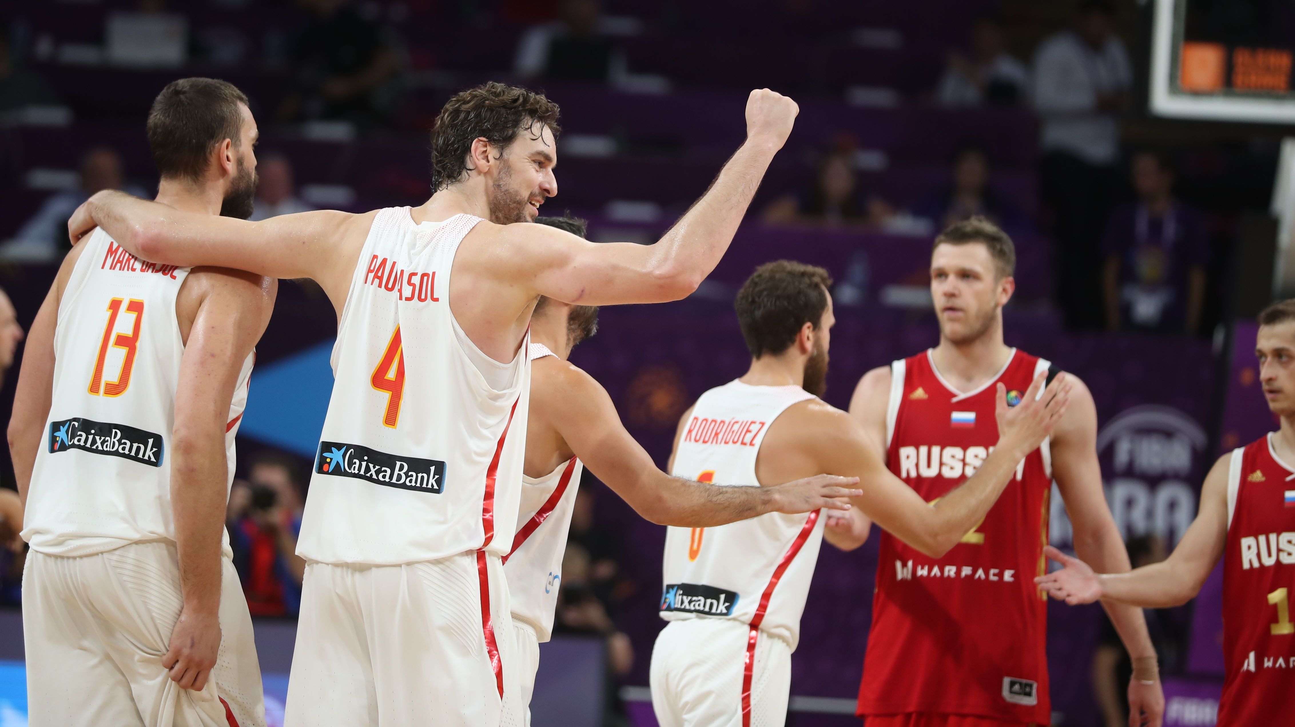 2017-09-17T155628Z_1031025345_UP1ED9H18A3PW_RTRMADP_3_BASKETBALL-EUROBASKET