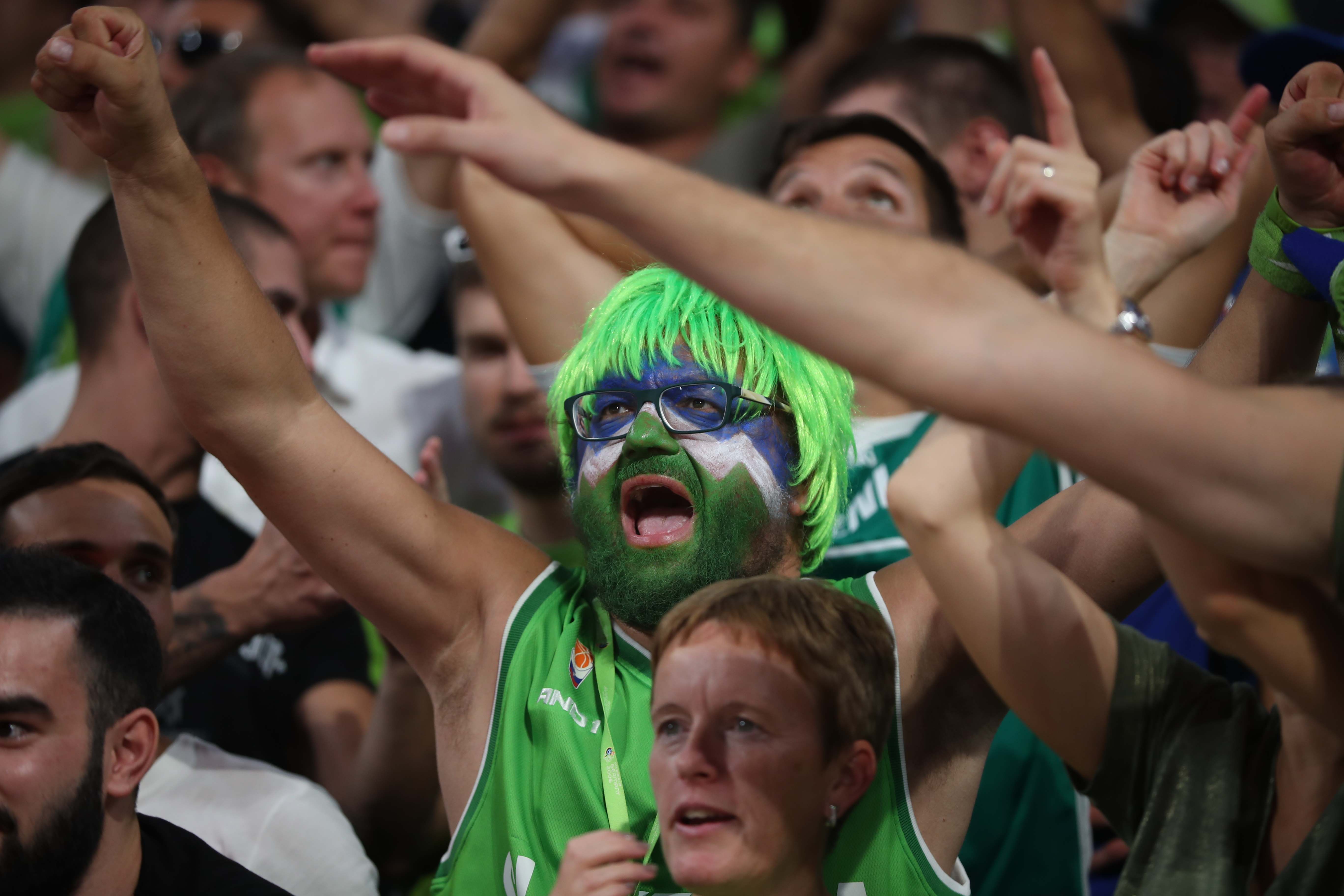 2017-09-17T202453Z_1785532164_UP1ED9H1KPGTS_RTRMADP_3_BASKETBALL-EUROBASKET-FINAL