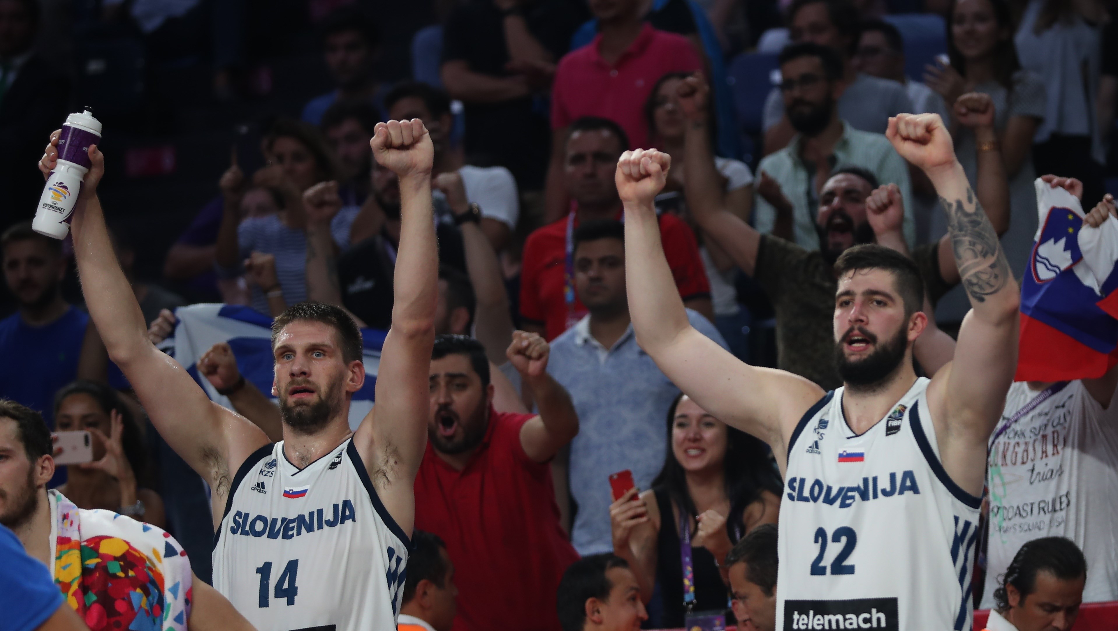 2017-09-17T202930Z_618462087_UP1ED9H1KX5TY_RTRMADP_3_BASKETBALL-EUROBASKET-FINAL