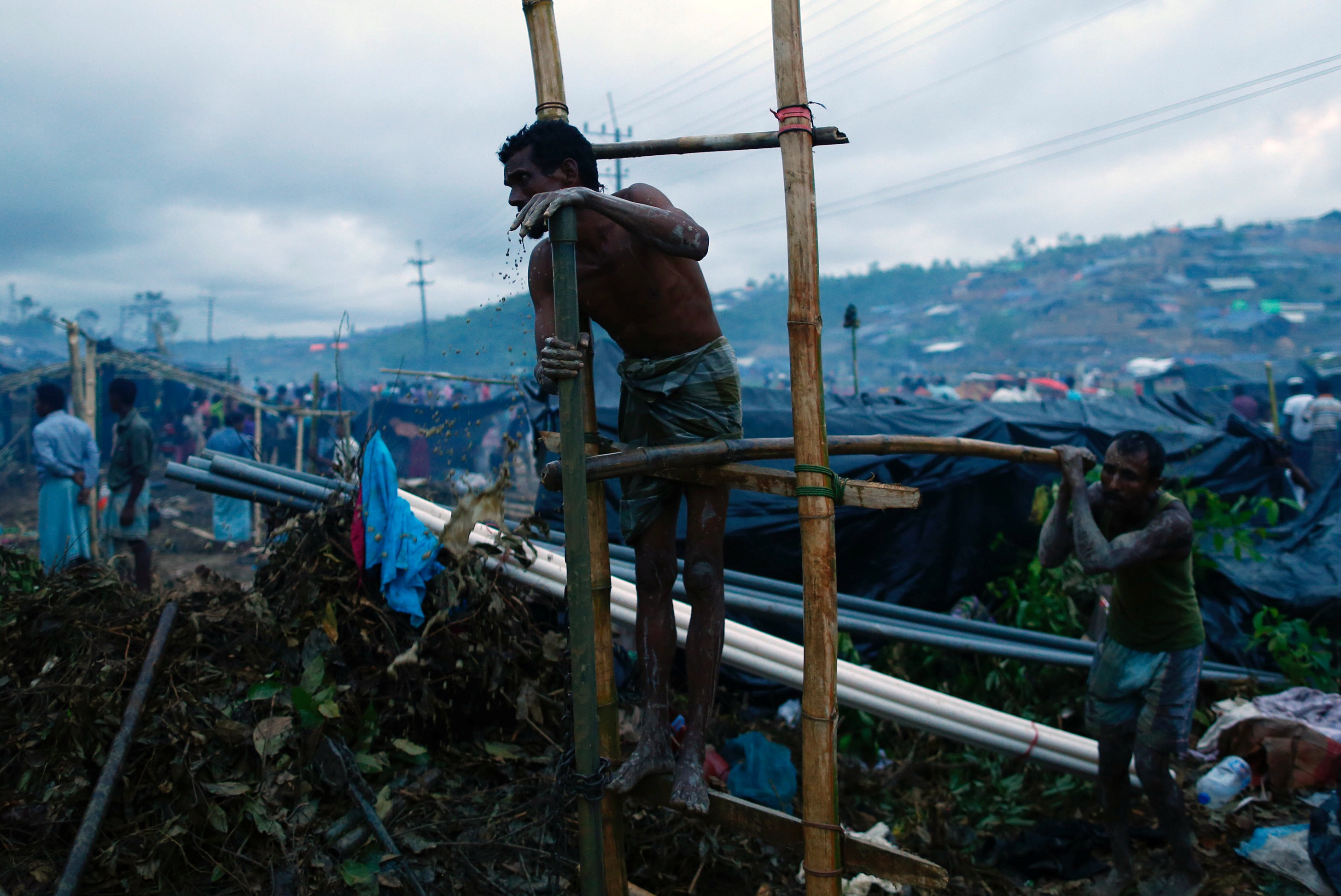 2017-09-18T153120Z_1198251359_RC1F012D9480_RTRMADP_3_MYANMAR-ROHINGYA-BANGLADESH