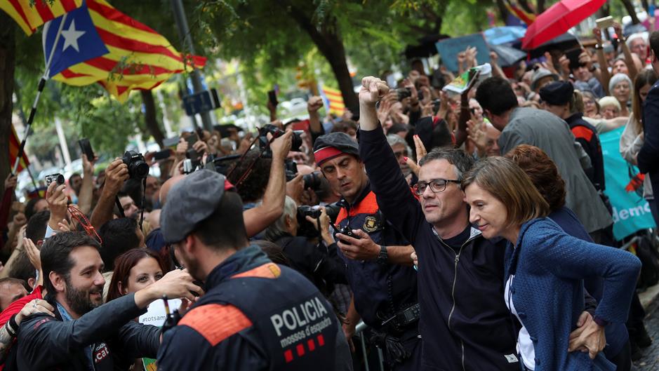 2017-09-22T144813Z_163198528_RC1C30703490_RTRMADP_3_SPAIN-POLITICS-CATALONIA