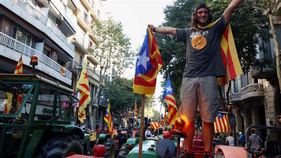 2017-09-29T102649Z_2098519249_RC1199A8B710_RTRMADP_3_SPAIN-POLITICS-CATALONIA