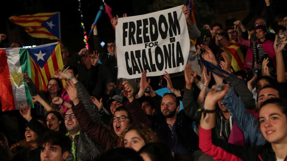 2017-10-01T213722Z_1033029370_RC1FD1A437A0_RTRMADP_3_SPAIN-POLITICS-CATALONIA