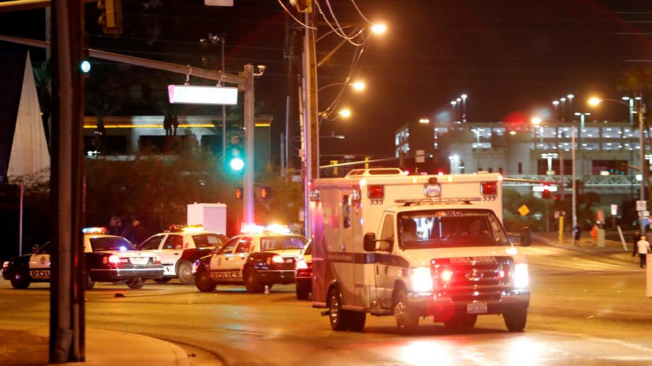 2017-10-02T082157Z_2095652700_RC14E2C91050_RTRMADP_3_USA-LASVEGAS-SHOOTING