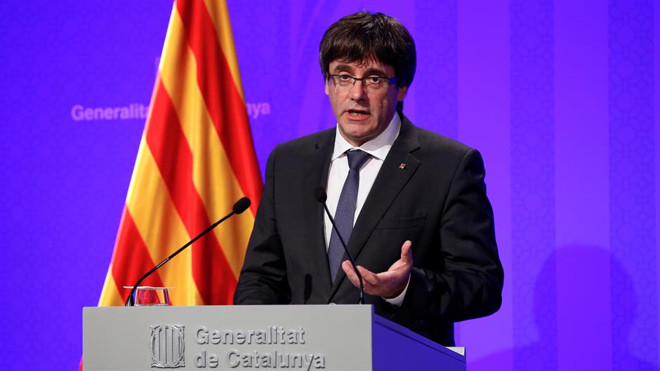 2017-10-02T112154Z_345394167_RC18FA5A24A0_RTRMADP_3_SPAIN-POLITICS-CATALONIA