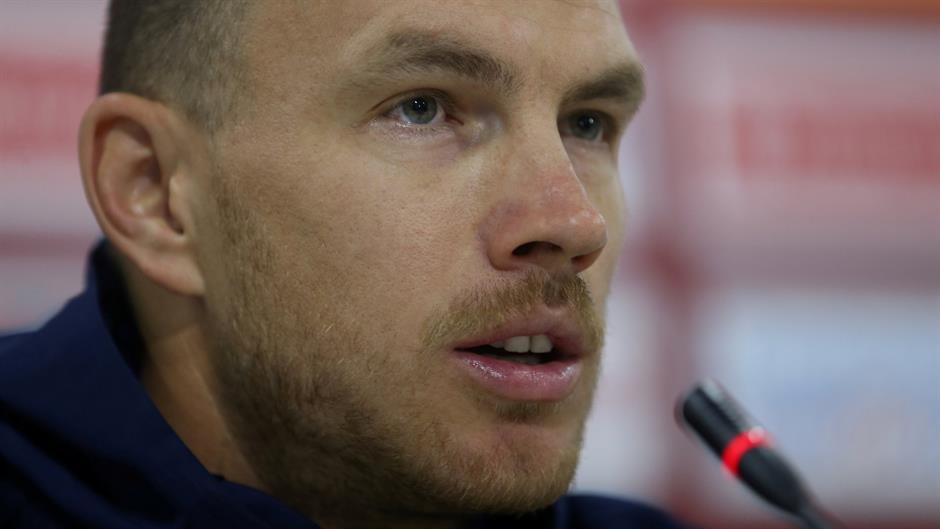 2017-10-06T164419Z_1501840896_RC18D98DCD00_RTRMADP_3_SOCCER-WORLDCUP-BIH-BEL-PREVIEW