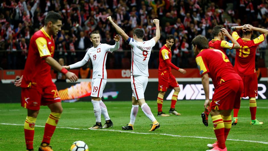 2017-10-08T175845Z_123187086_RC13C8956ED0_RTRMADP_3_SOCCER-WORLDCUP-POL-MNE