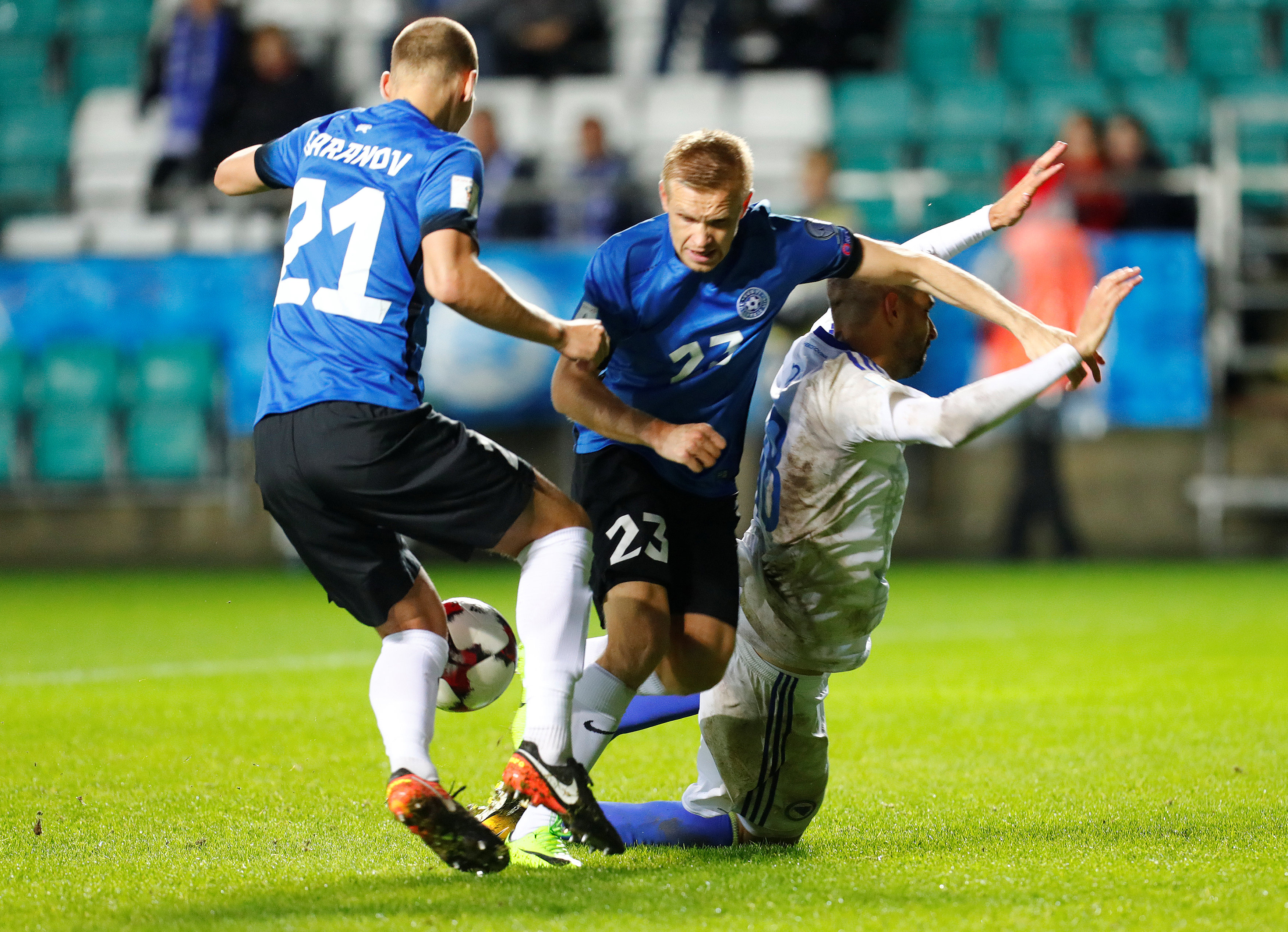 2017-10-10T200155Z_1276098573_RC13BE0AA470_RTRMADP_3_SOCCER-WORLDCUP-EST-BIH