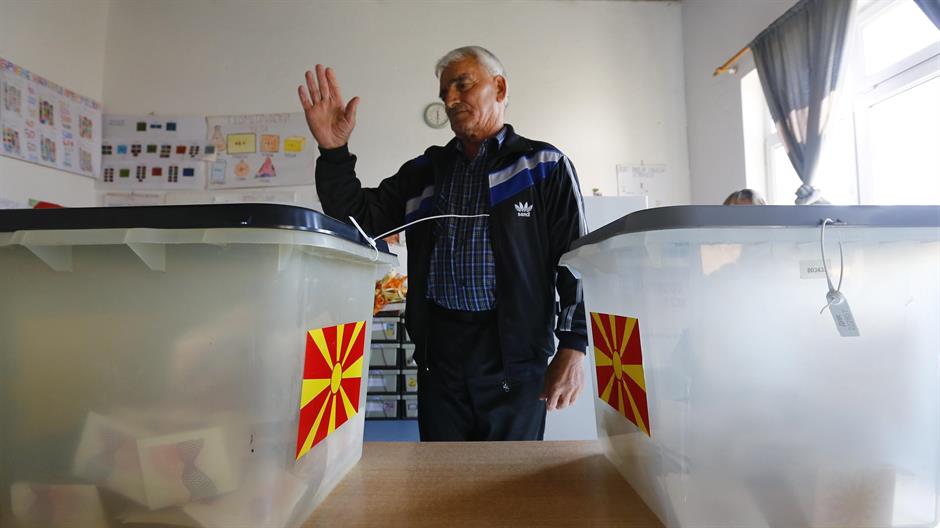 2017-10-15T104950Z_810743512_UP1EDAF0U31O1_RTRMADP_3_MACEDONIA-ELECTION