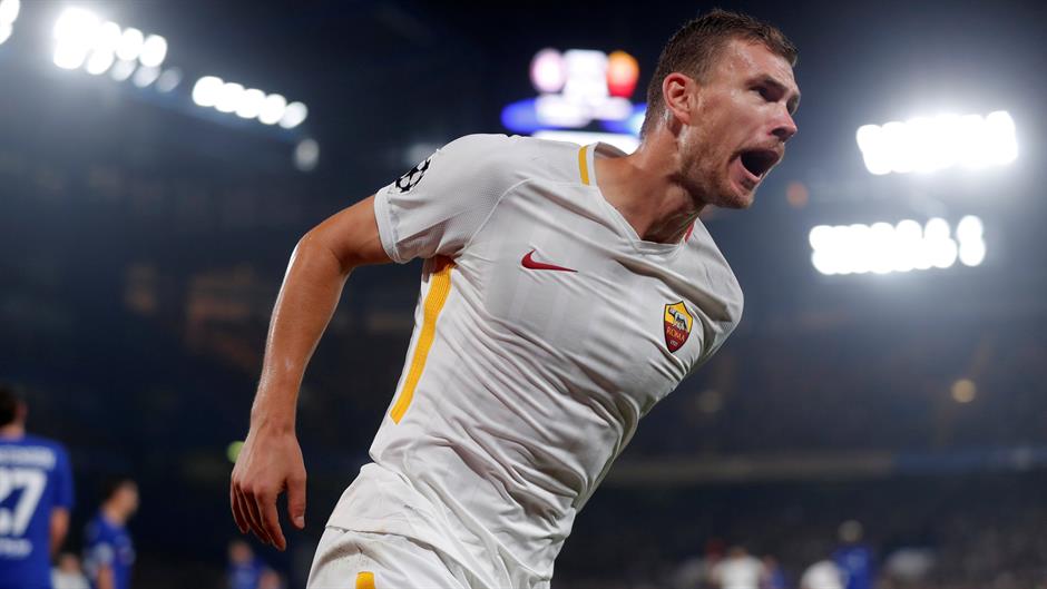 2017-10-18T205310Z_777067071_RC1B5BFDE190_RTRMADP_3_SOCCER-CHAMPIONS-CHE-ROM