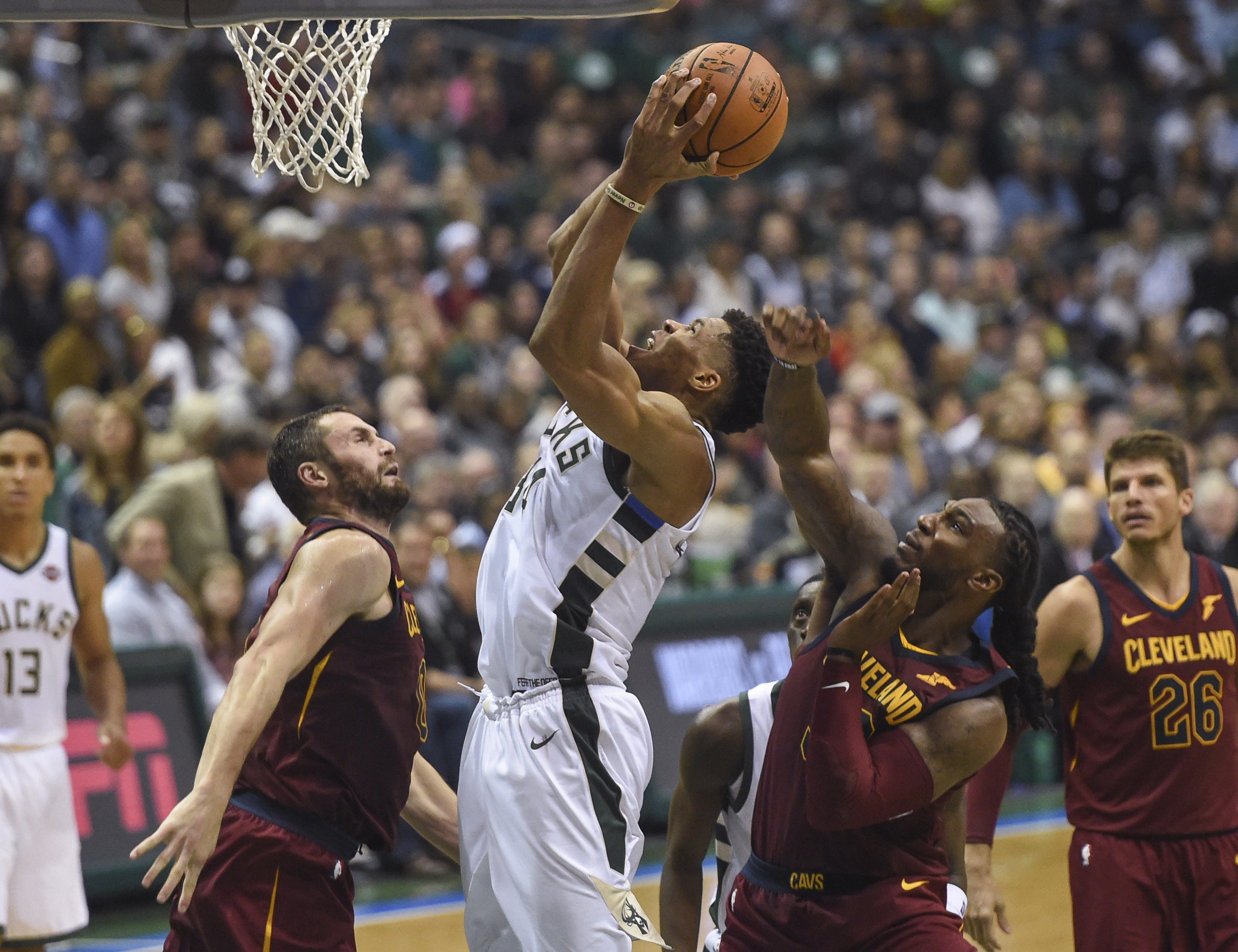 2017-10-21t013029z-2038656891-nocid-rtrmadp-3-nba-cleveland-cavaliers-at-milwaukee-bucks-171349.jpeg