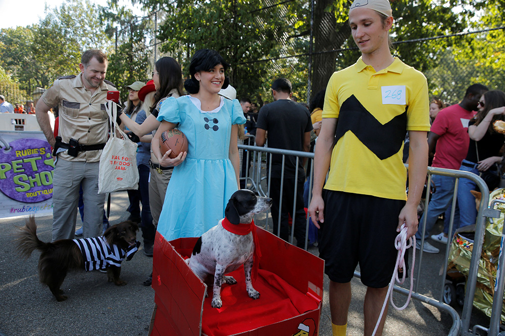 2017-10-21T204239Z_1894932056_RC12294C9200_RTRMADP_3_USA-HALLOWEEN