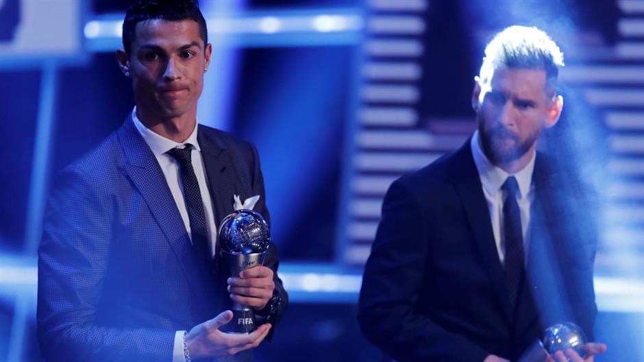2017-10-23T202630Z_960313218_RC1EFA43F780_RTRMADP_3_SOCCER-FIFA-AWARDS