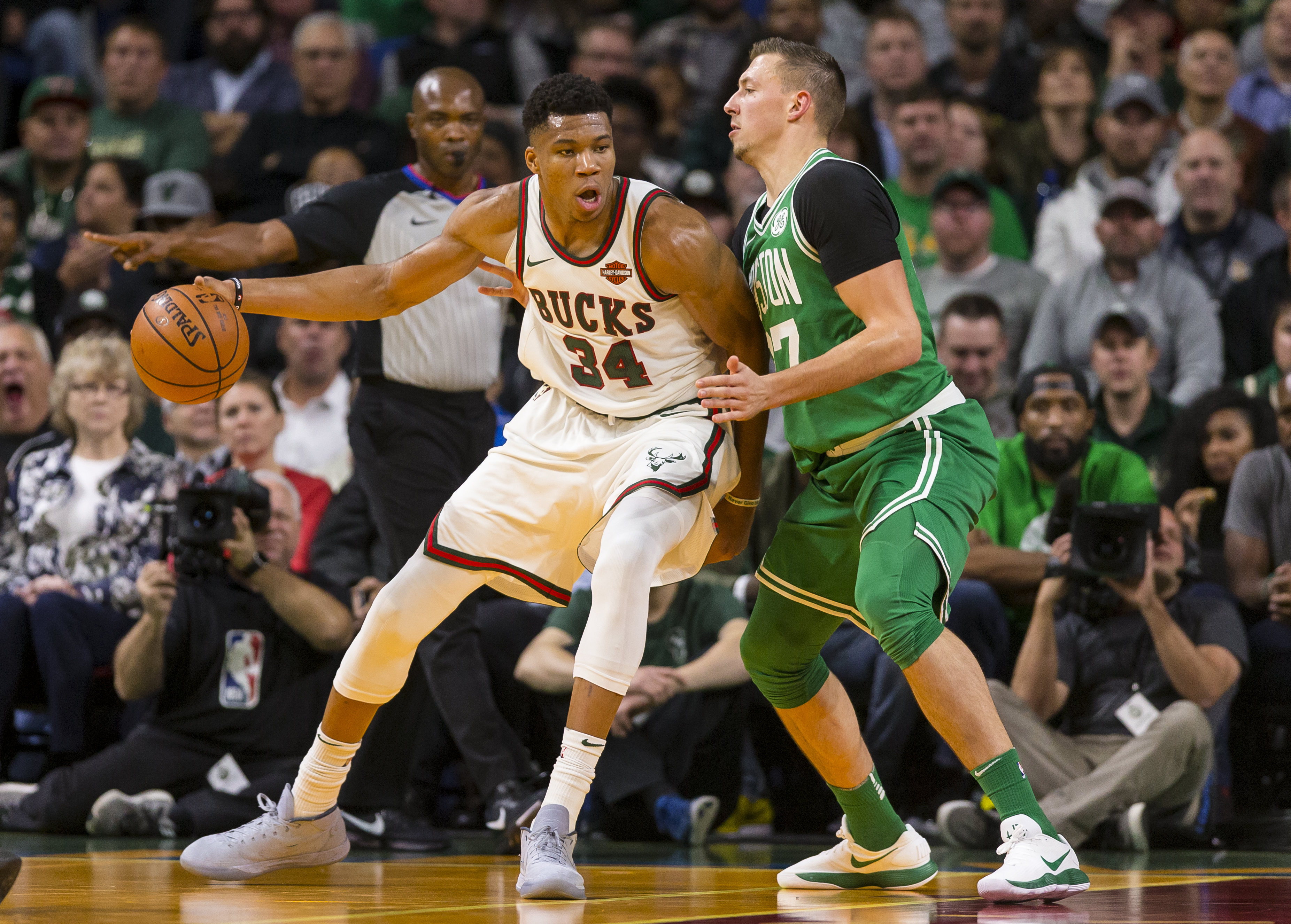 2017-10-27t012747z-1189888730-nocid-rtrmadp-3-nba-boston-celtics-at-milwaukee-bucks-171348.jpeg