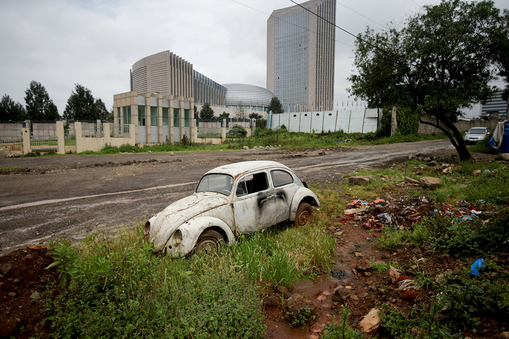 Reuters/Tiksa Negeri