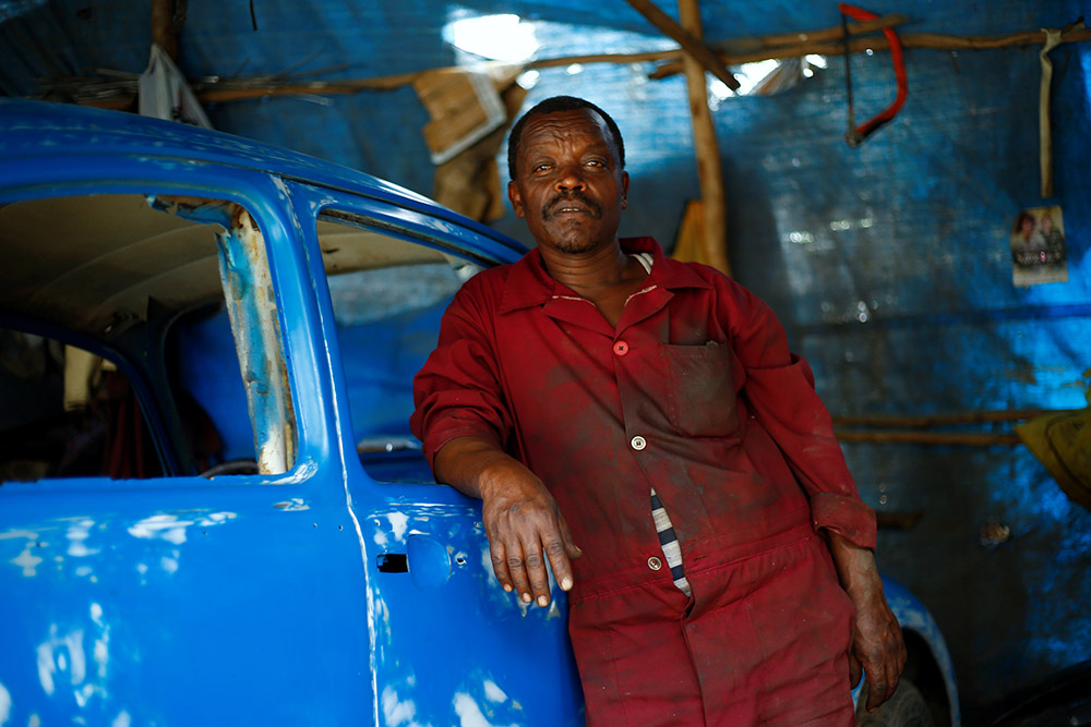 Reuters/Tiksa Negeri