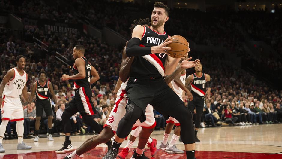 2017-10-31T045256Z_1094199559_NOCID_RTRMADP_3_NBA-TORONTO-RAPTORS-AT-PORTLAND-TRAIL-BLAZERS