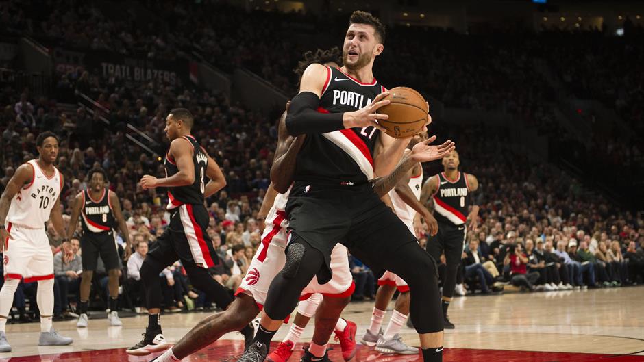 2017-10-31T045256Z_1094199559_NOCID_RTRMADP_3_NBA-TORONTO-RAPTORS-AT-PORTLAND-TRAIL-BLAZERS