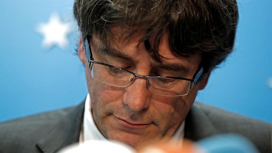 2017-10-31T154702Z_805098731_RC1850B9B940_RTRMADP_3_SPAIN-POLITICS-CATALONIA-PUIGDEMONT