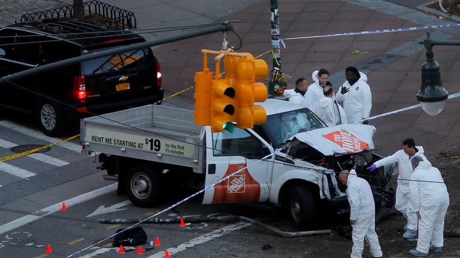 2017-10-31T211150Z_1490146395_RC1EFF394ED0_RTRMADP_3_NEW-YORK-SHOOTING