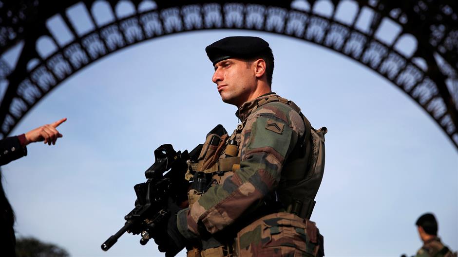 2017-11-01T120202Z_1029815014_RC1310E8B460_RTRMADP_3_FRANCE-SECURITY