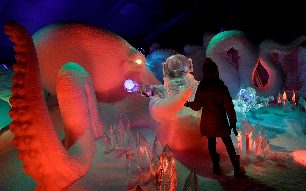 2017-11-16T122301Z_637544778_RC1A61987A00_RTRMADP_3_BRITAIN-ENTERTAINMENT