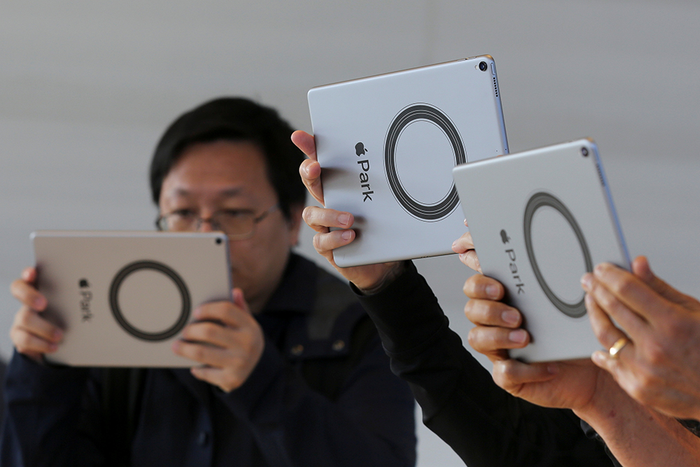 REUTERS/Elijah Nouvelage