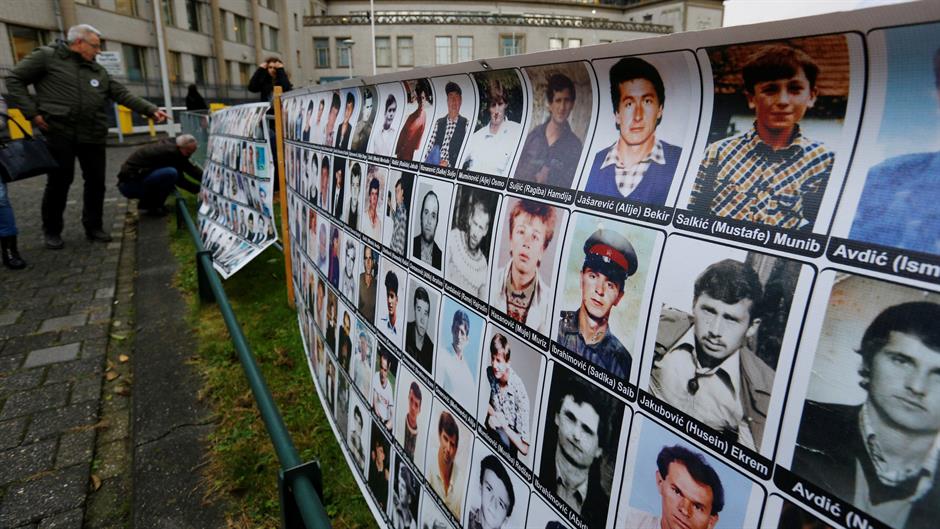 2017-11-22T083705Z_1518321838_RC1A851FC5F0_RTRMADP_3_WARCRIMES-MLADIC