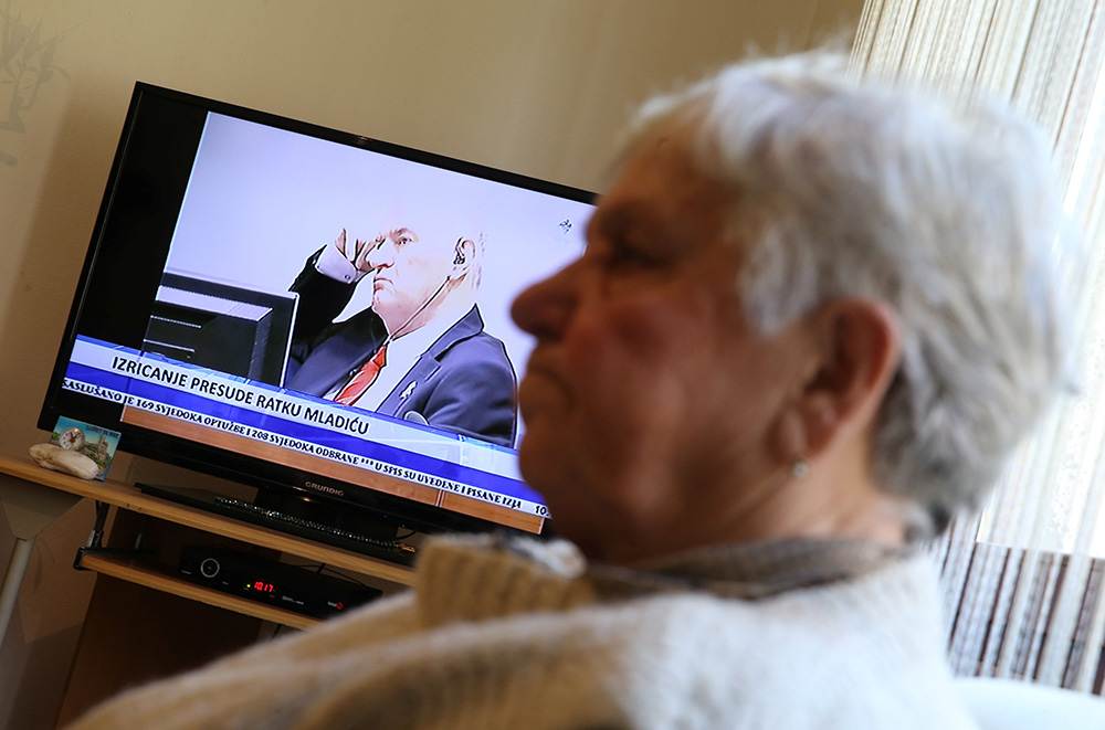 2017-11-22T092049Z_1471512925_RC1587003840_RTRMADP_3_WARCRIMES-MLADIC-REACTIONS