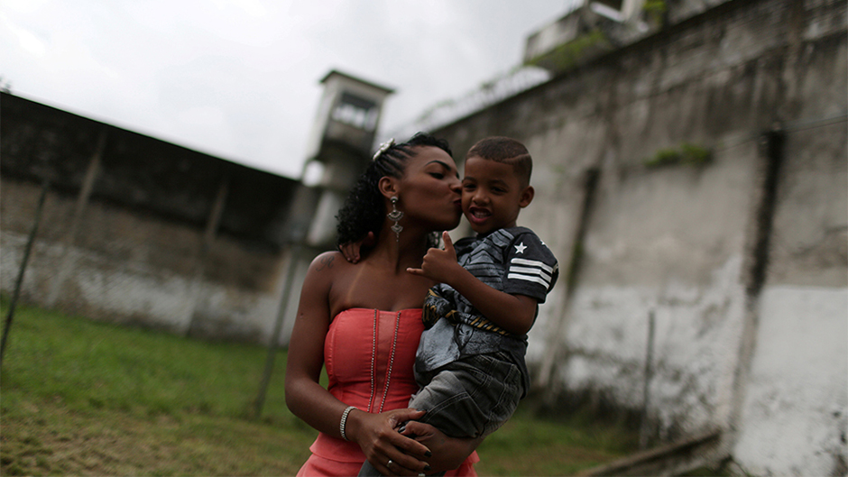 2017-11-23T181915Z_619557578_RC12322F8350_RTRMADP_3_BRAZIL-CRIME 1