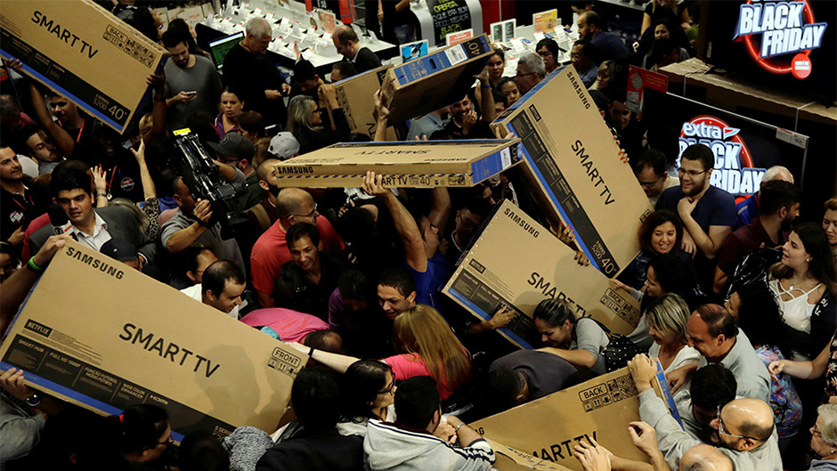 2017-11-24T004427Z_1126314297_RC16091FE760_RTRMADP_3_USA-HOLIDAYSHOPPING-BRAZIL 11