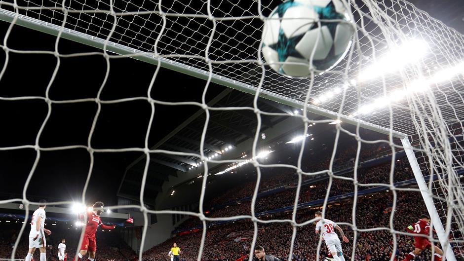 2017-12-06T204210Z_976518729_RC195EECDB20_RTRMADP_3_SOCCER-CHAMPIONS-LIV-SPM