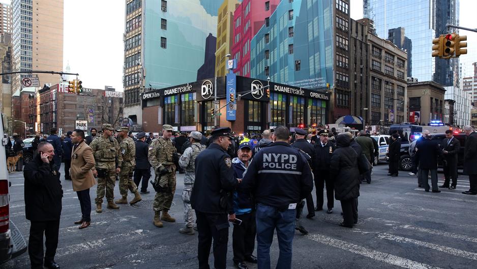 2017-12-11T174559Z_2021884062_RC19FDA09C30_RTRMADP_3_NEWYORK-INCIDENT